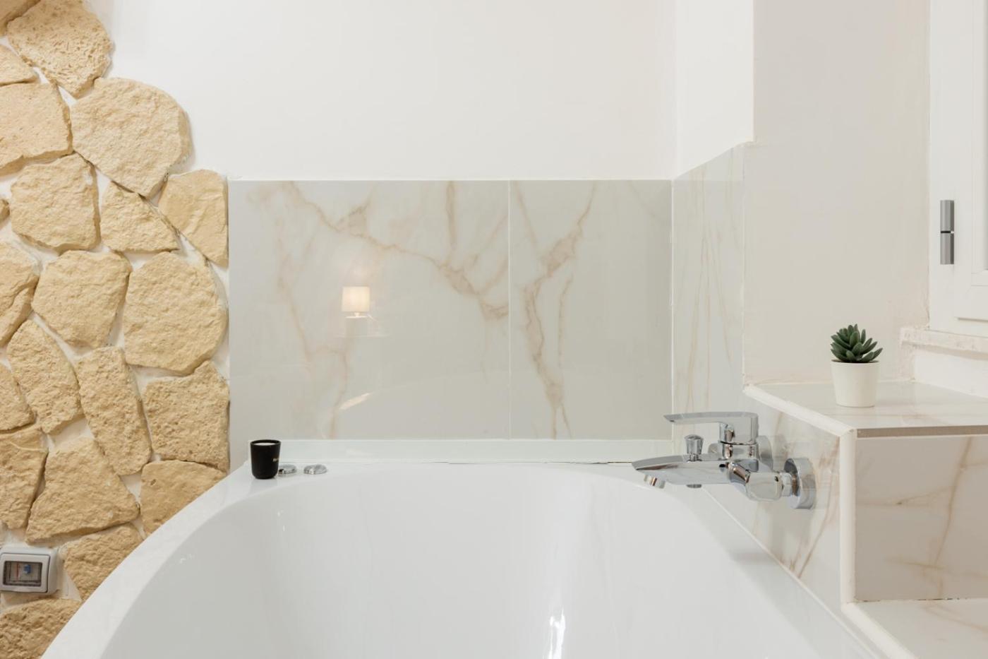 Fior Di Loto Rooms Cagliari Bagian luar foto