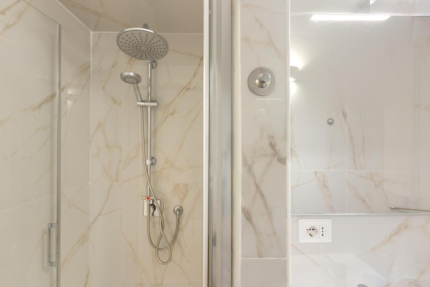 Fior Di Loto Rooms Cagliari Bagian luar foto