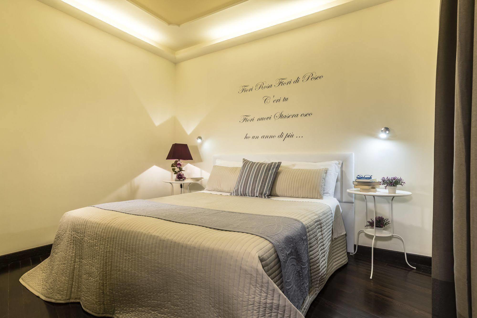Fior Di Loto Rooms Cagliari Bagian luar foto
