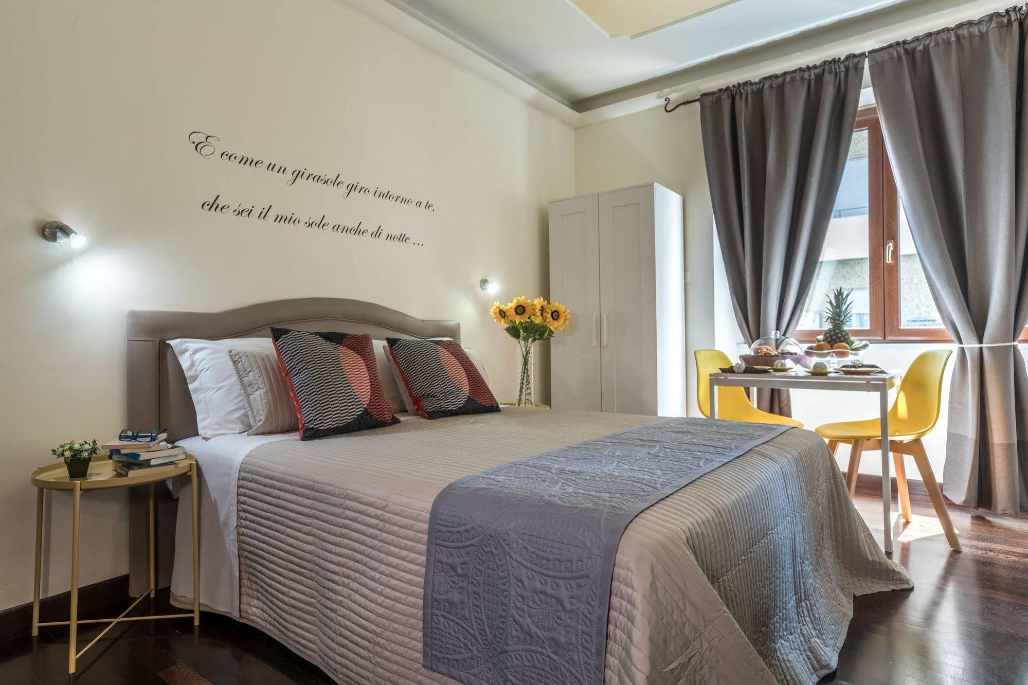 Fior Di Loto Rooms Cagliari Bagian luar foto