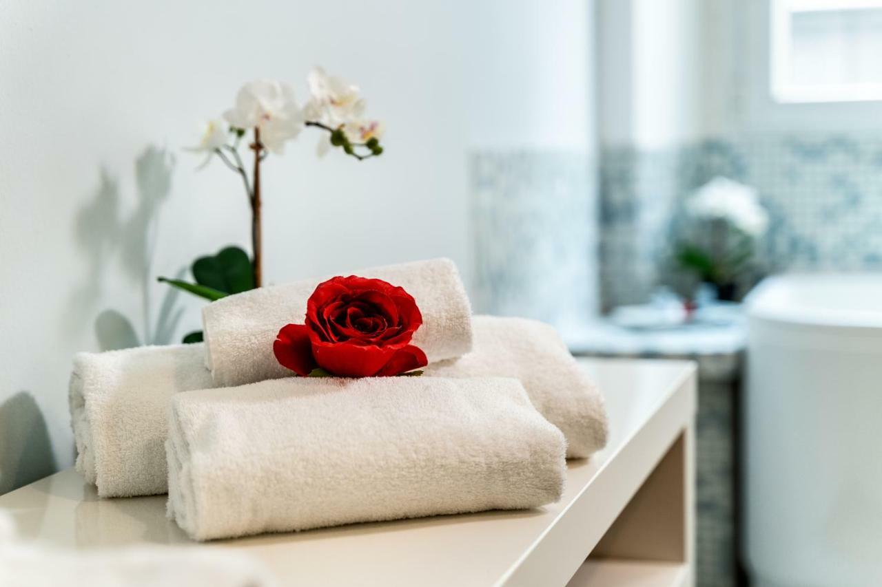Fior Di Loto Rooms Cagliari Bagian luar foto