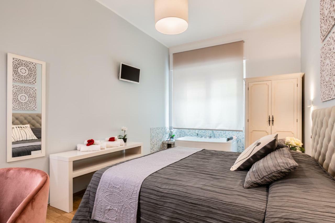 Fior Di Loto Rooms Cagliari Bagian luar foto